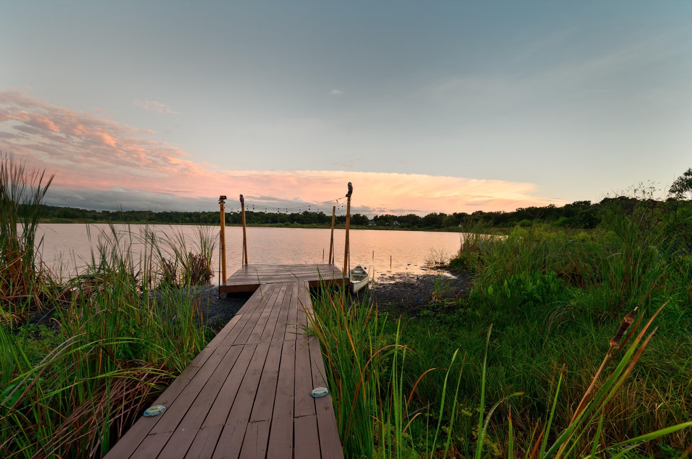 Lakefront & Private Dock