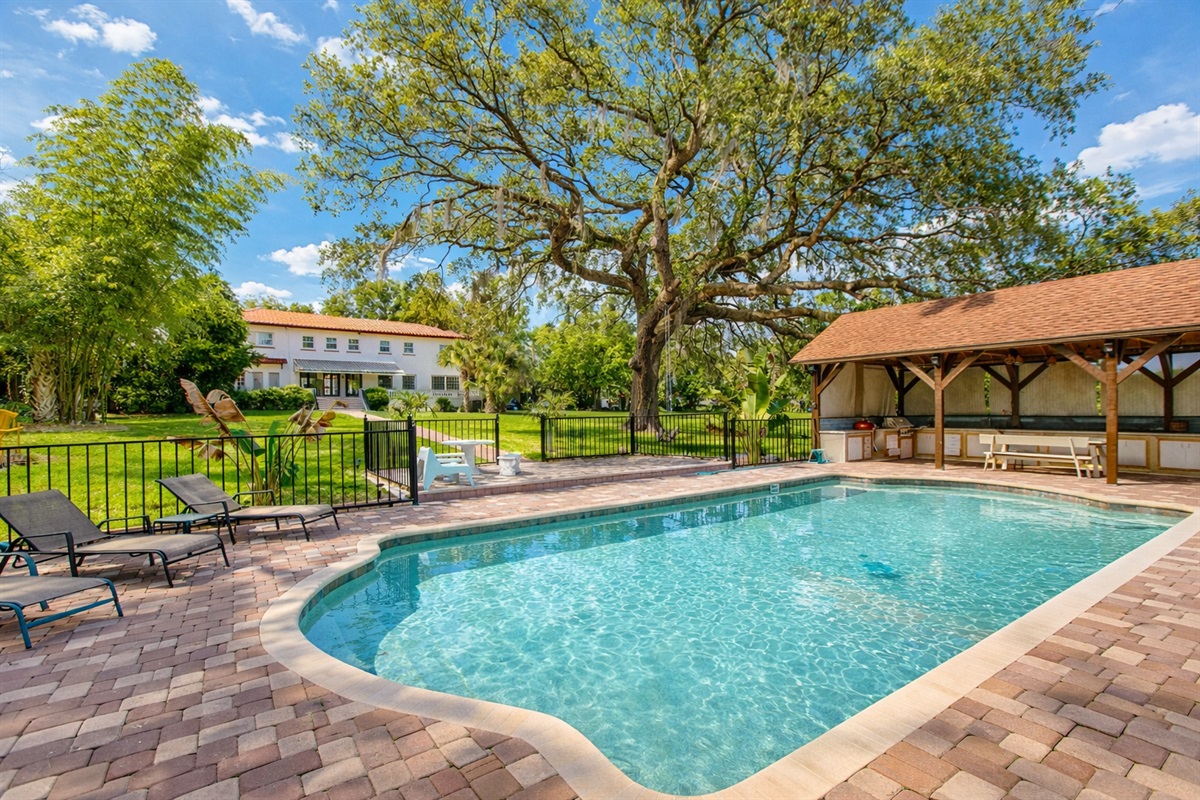 Heated Pool & Hot Tub