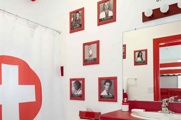 The Operation bedroom’s bathroom.