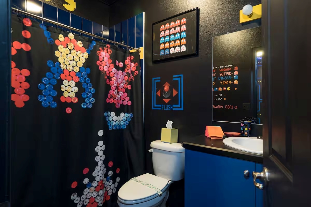 The Mind Games bedroom’s bathroom.
