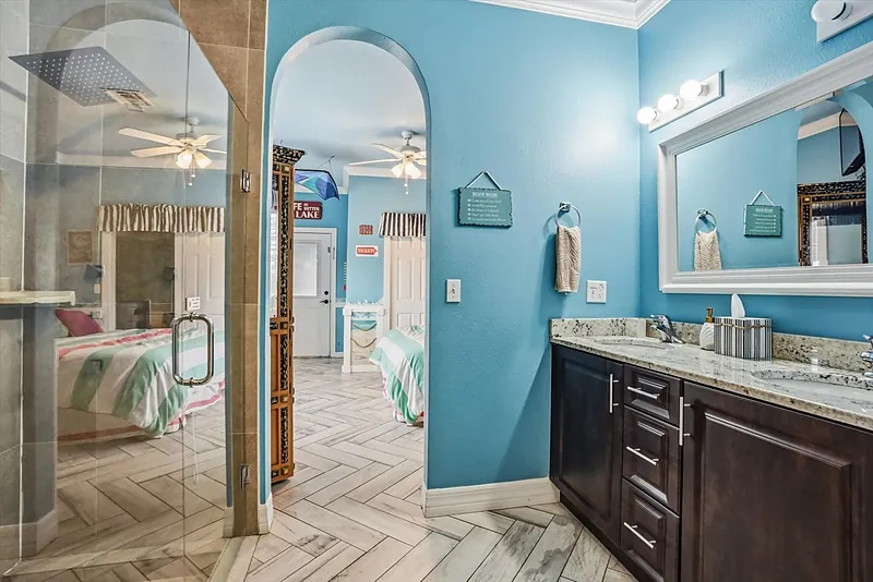 The Tunnel of Love bathroom