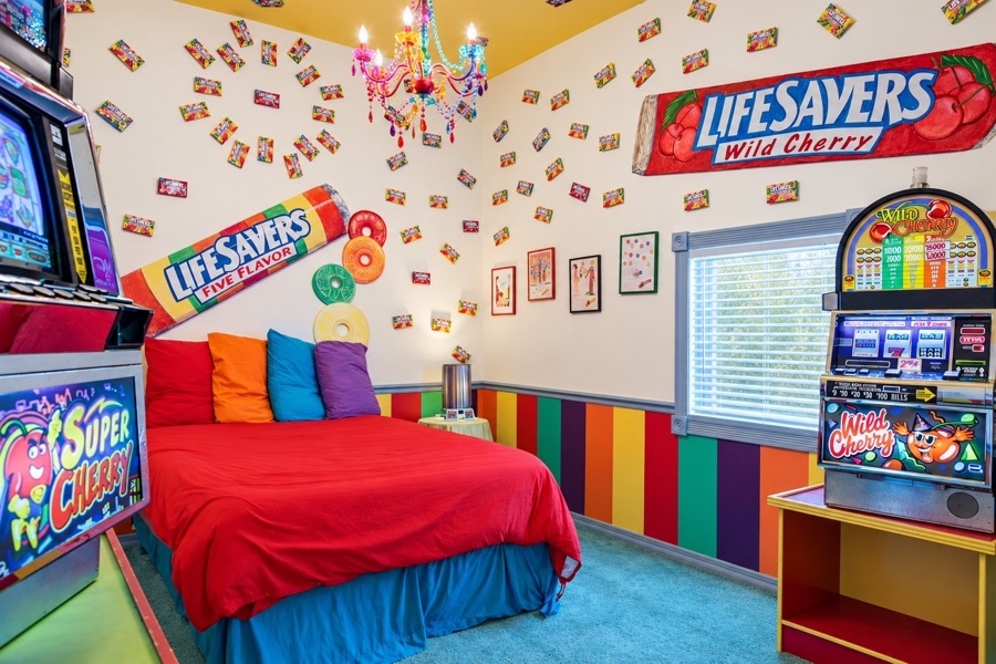 The Lifesavers bedroom w/ "wild cherry" slots.