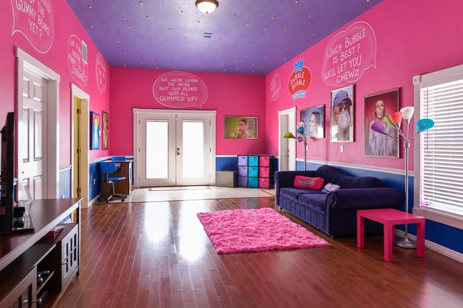 The Bubble Gum Lounge & Arcade.