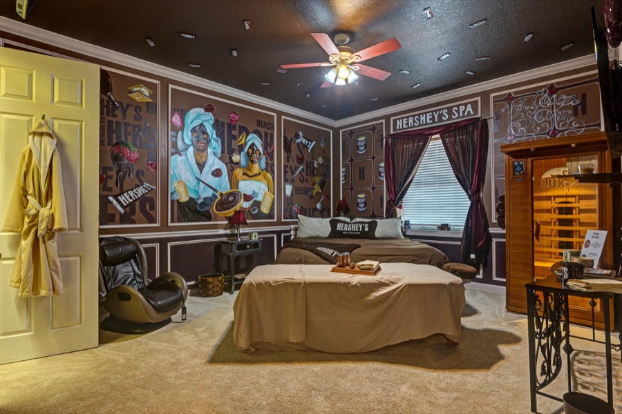 The Chocolate Covered Spa bedroom.