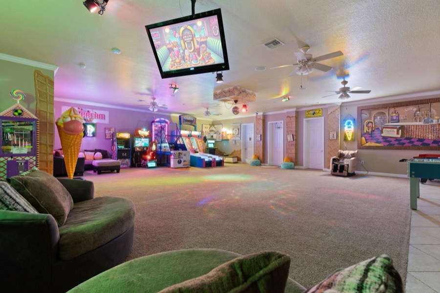 Ice Cream Social Karaoke Nightclub.