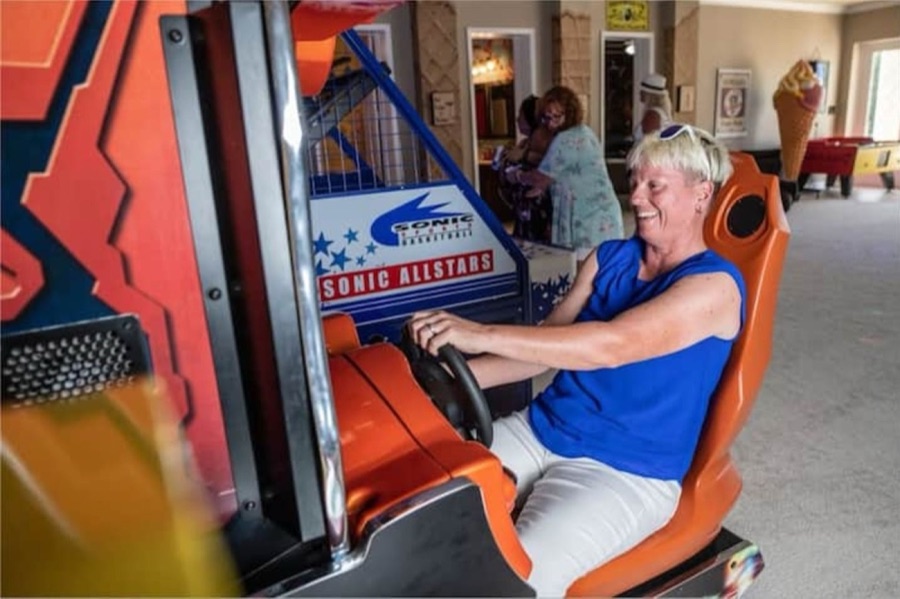Racing simulator arcade thrill.
